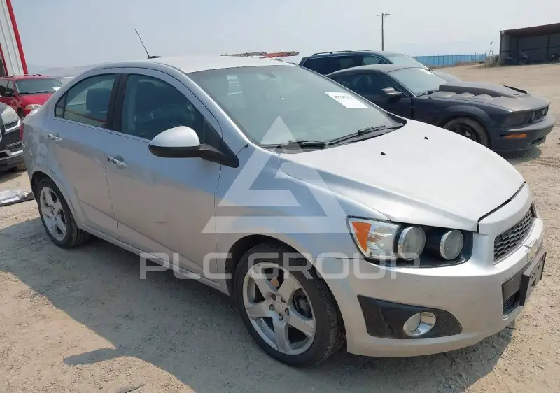 2015 Chevrolet Sonic фото