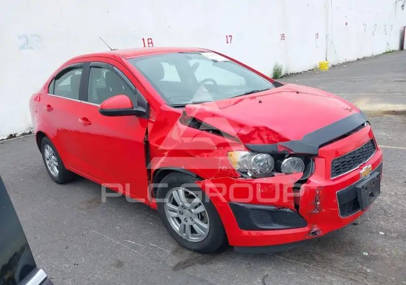 2015 Chevrolet Sonic фото