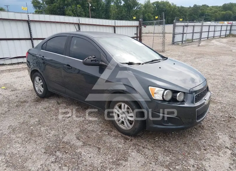 2015 Chevrolet Sonic фото