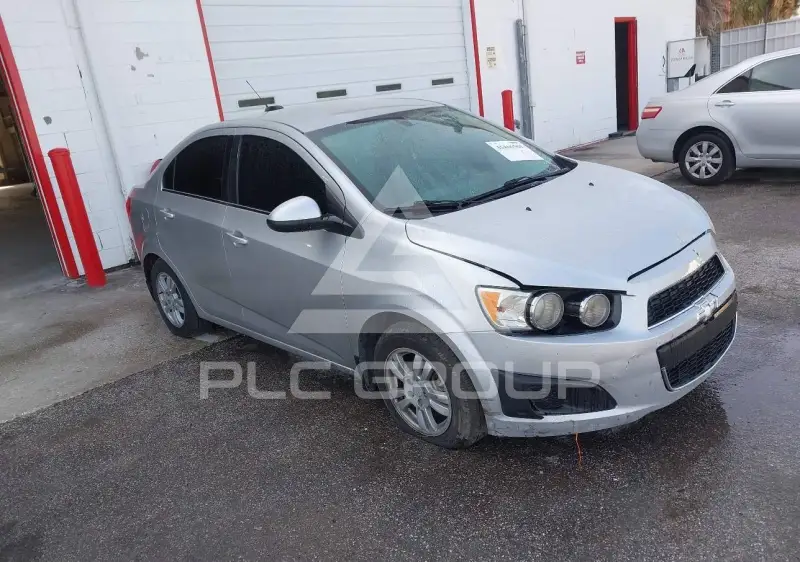 2015 Chevrolet Sonic фото