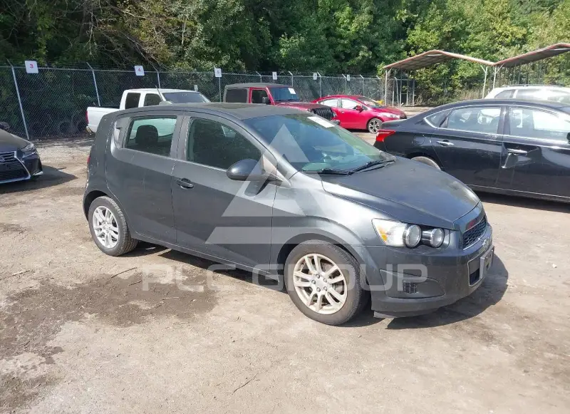 2015 Chevrolet Sonic фото