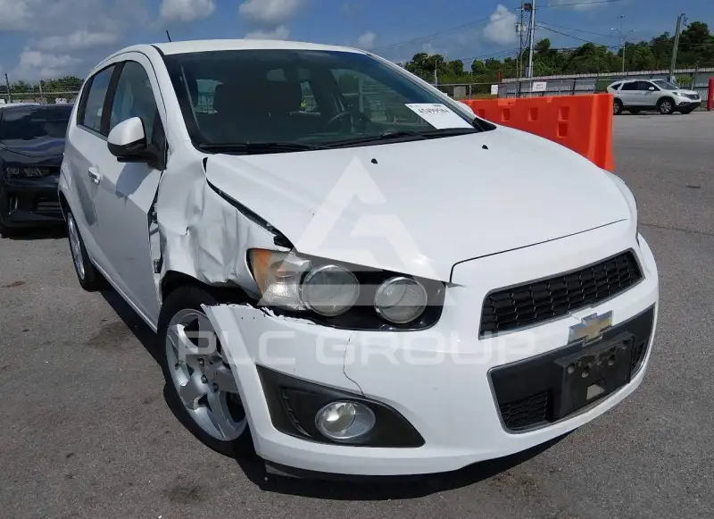 2015 Chevrolet Sonic фото