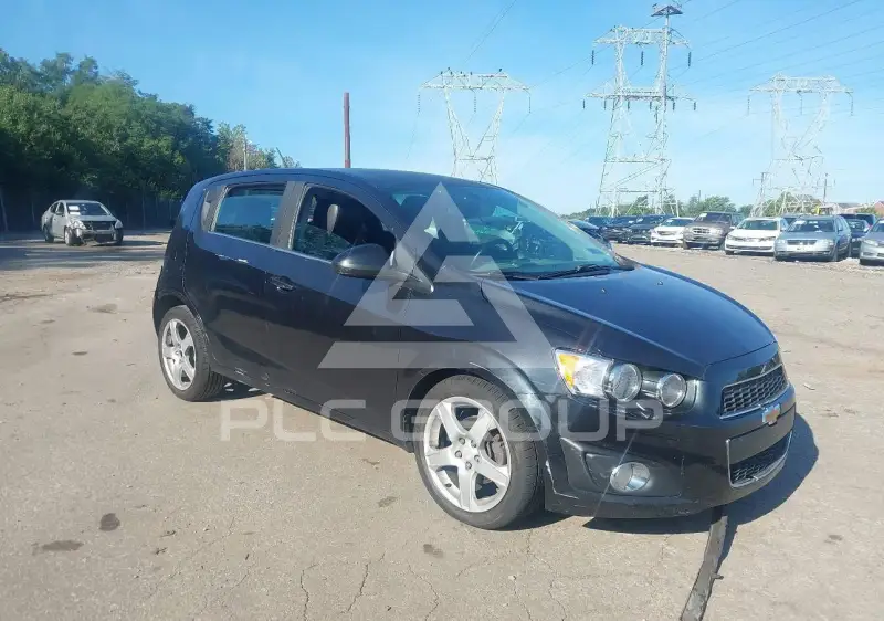 2015 Chevrolet Sonic фото