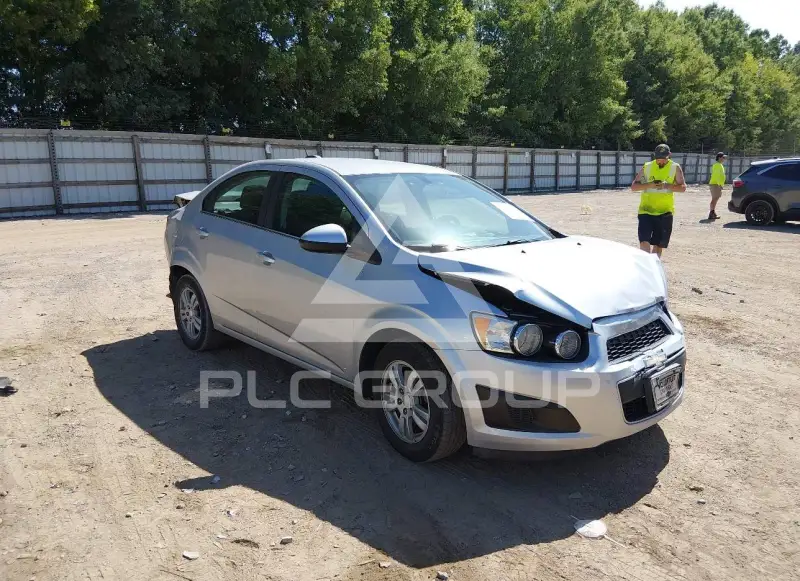 2015 Chevrolet Sonic photo