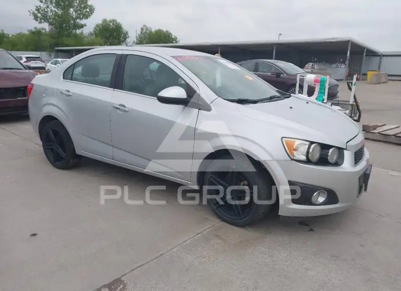 2015 Chevrolet Sonic фото