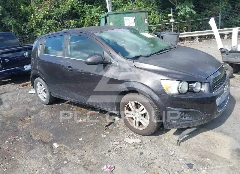 2015 Chevrolet Sonic фото