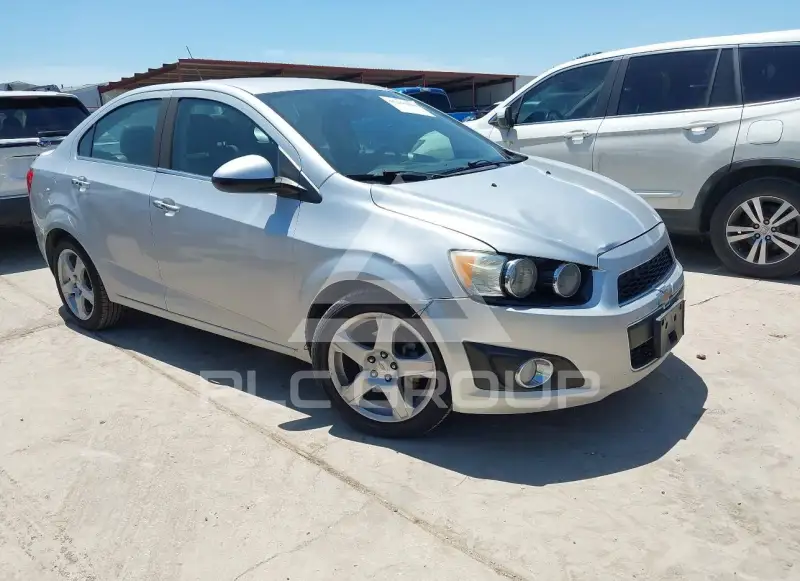 2015 Chevrolet Sonic фото
