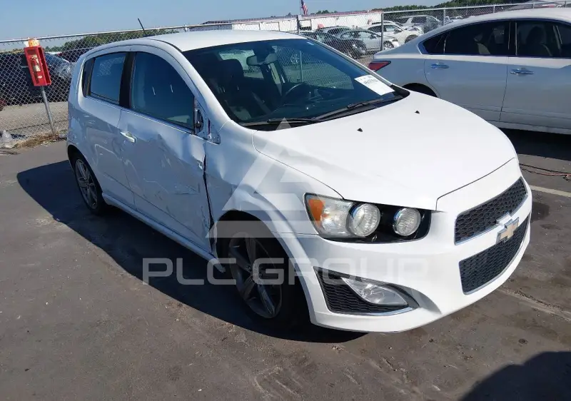 2015 Chevrolet Sonic фото