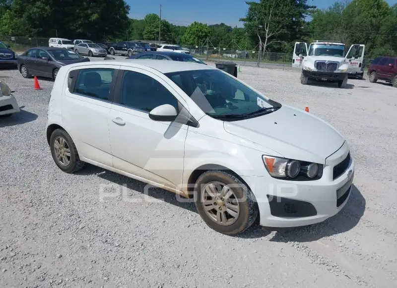 2015 Chevrolet Sonic photo