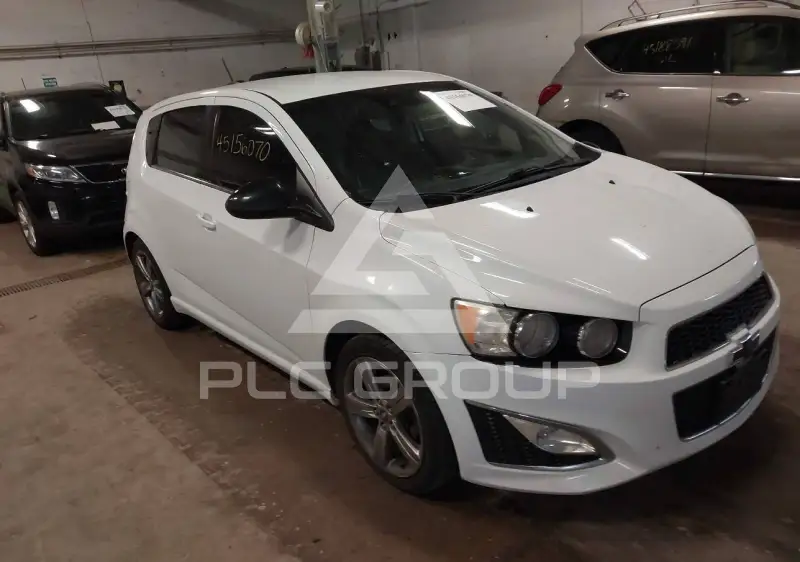 2015 Chevrolet Sonic фото