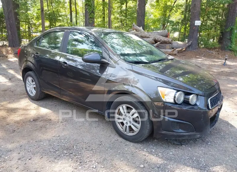 2015 Chevrolet Sonic фото