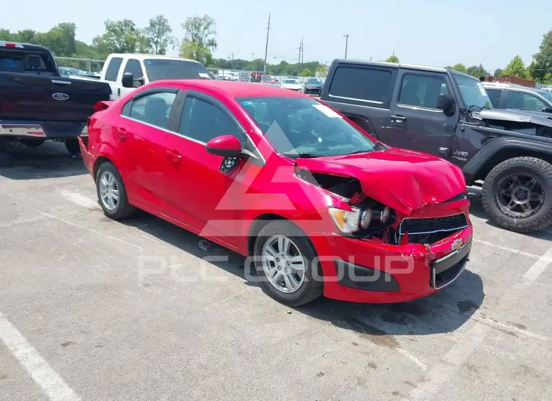 2015 Chevrolet Sonic фото
