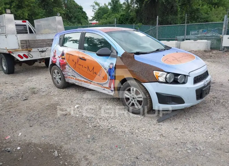 2015 Chevrolet Sonic photo