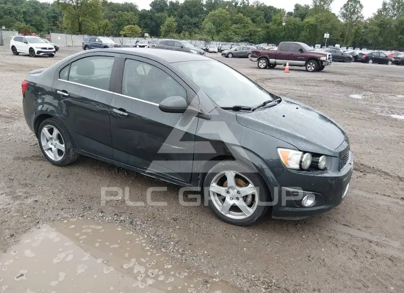 2015 Chevrolet Sonic фото