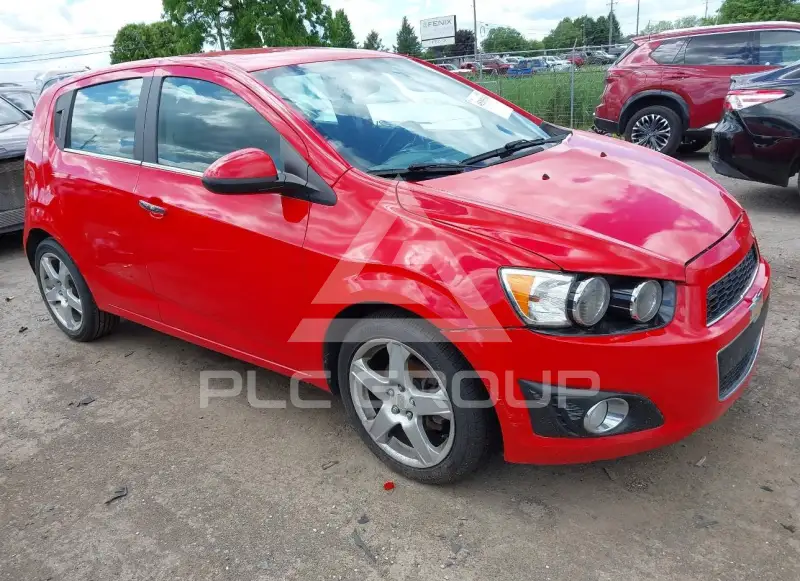 2015 Chevrolet Sonic фото