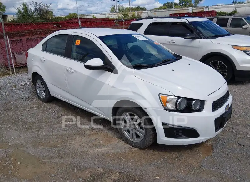 2015 Chevrolet Sonic photo