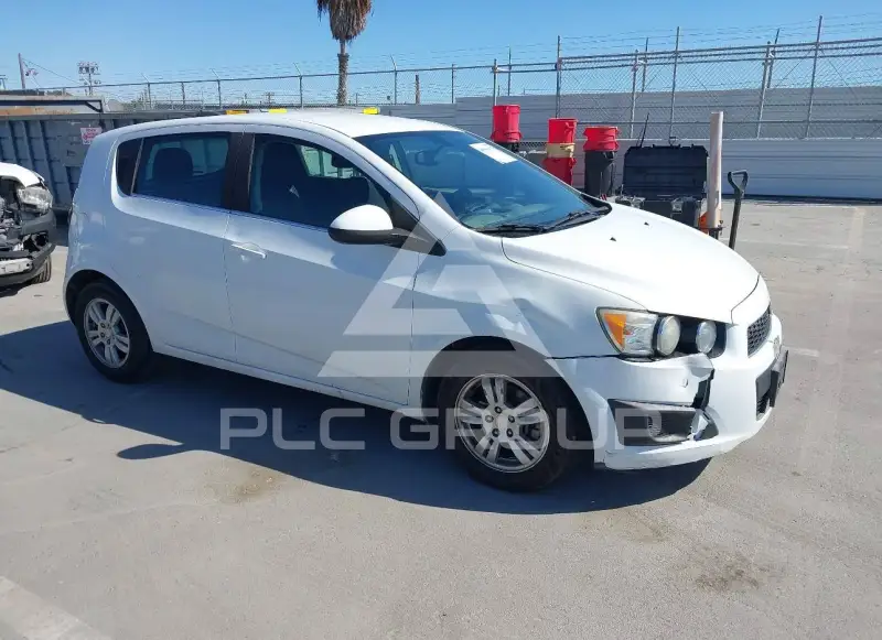 2015 Chevrolet Sonic фото