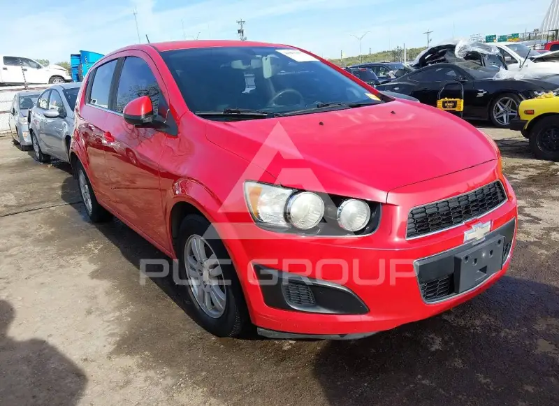 2015 Chevrolet Sonic фото