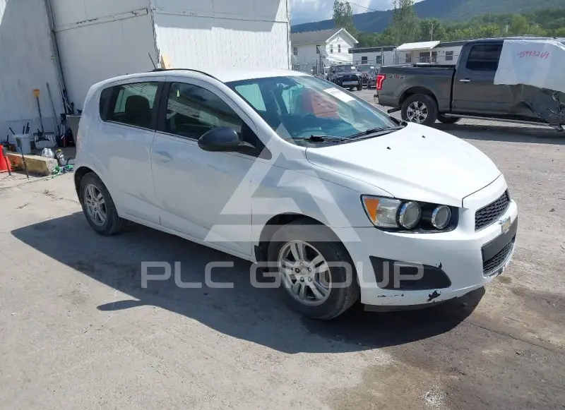 2015 Chevrolet Sonic фото