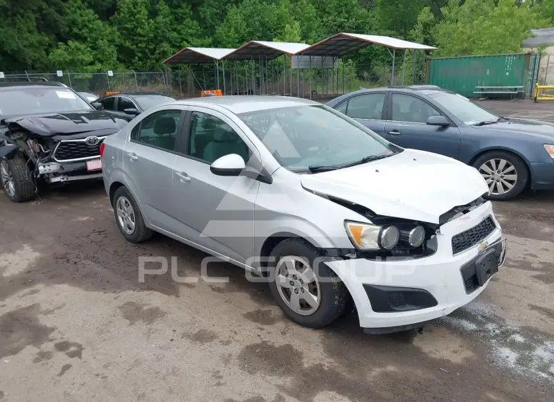 2015 Chevrolet Sonic photo