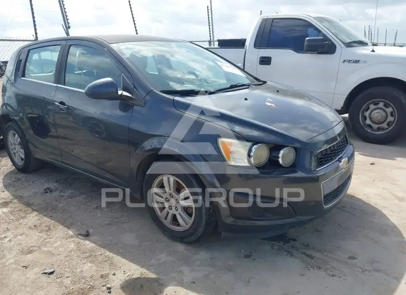 2015 Chevrolet Sonic photo