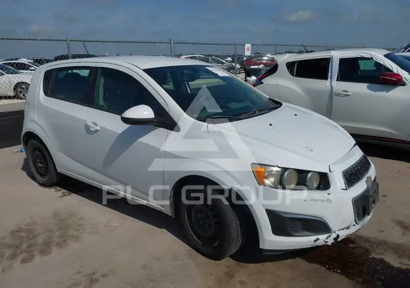 2015 Chevrolet Sonic фото