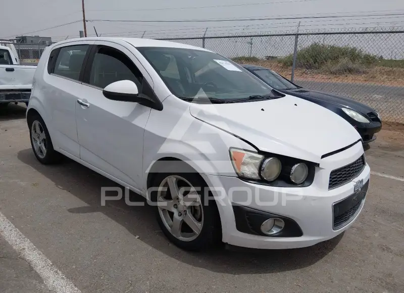 2015 Chevrolet Sonic photo