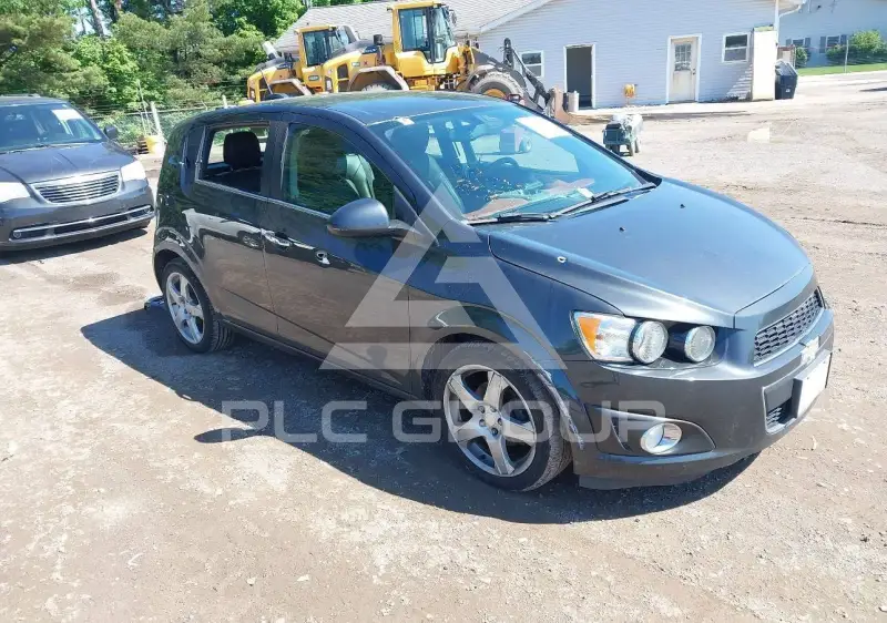 2015 Chevrolet Sonic фото