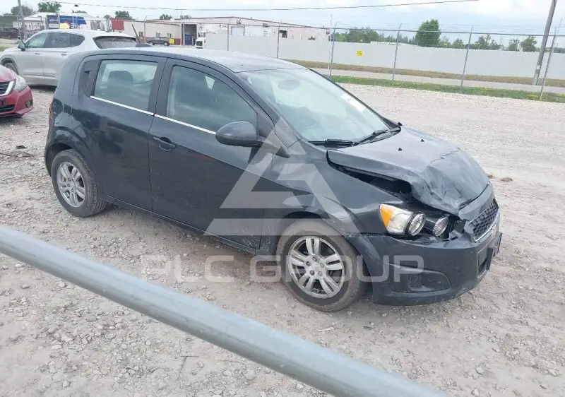 2015 Chevrolet Sonic фото