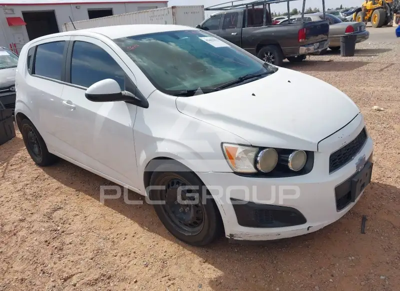 2015 Chevrolet Sonic фото