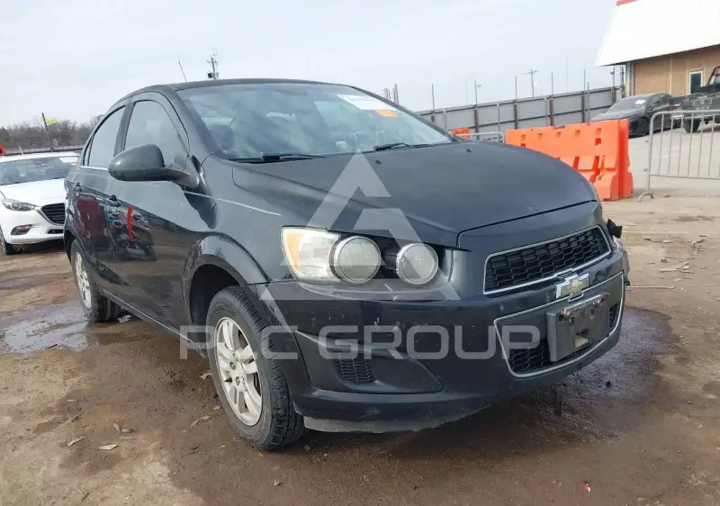 2015 Chevrolet Sonic фото