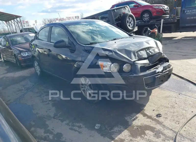 2015 Chevrolet Sonic фото