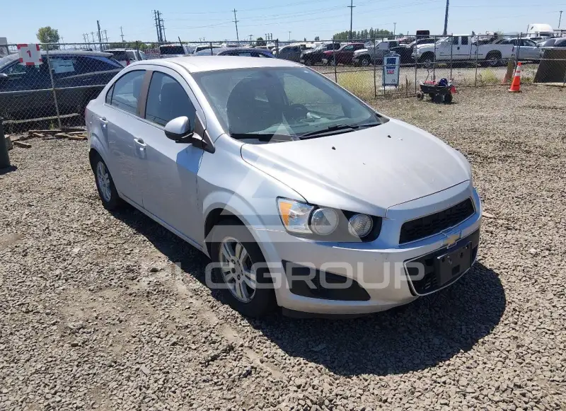 2015 Chevrolet Sonic фото