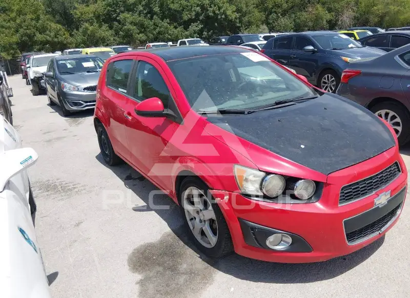 2015 Chevrolet Sonic фото