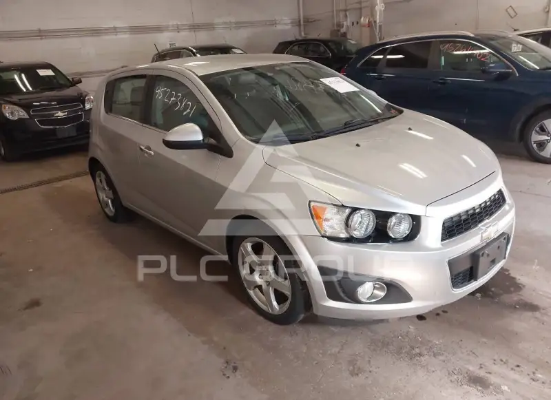 2015 Chevrolet Sonic фото