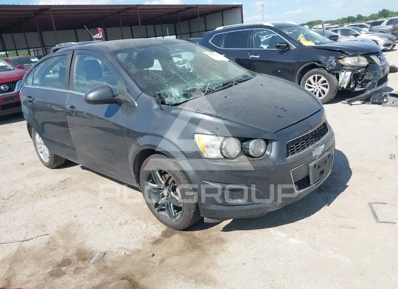 2015 Chevrolet Sonic фото