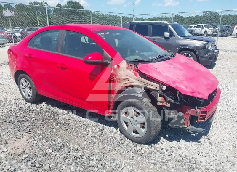 2015 Chevrolet Sonic фото