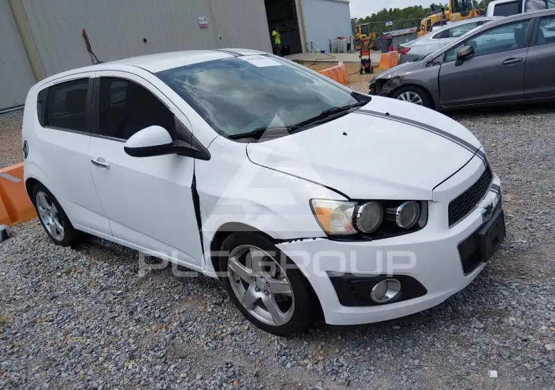 2015 Chevrolet Sonic фото