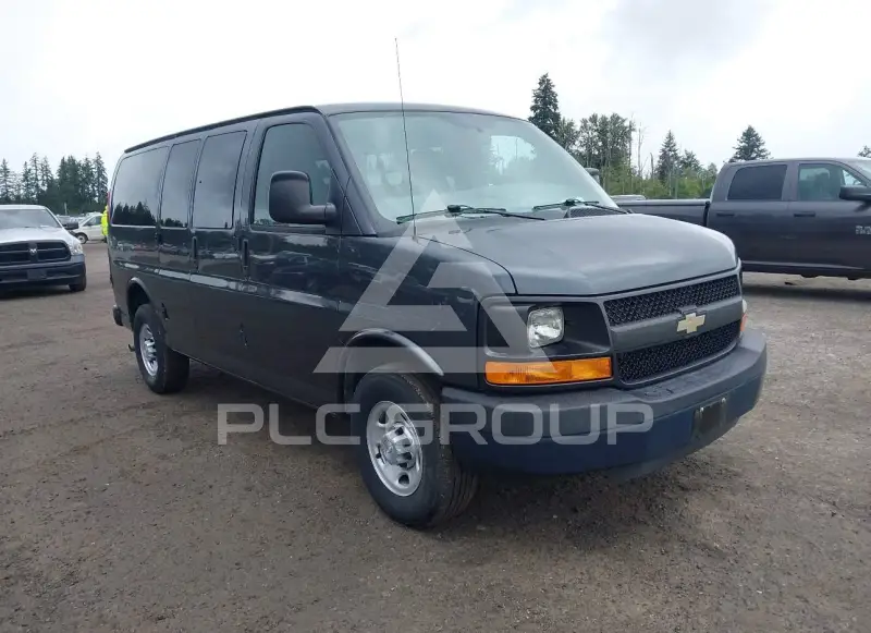 2015 Chevrolet Express photo