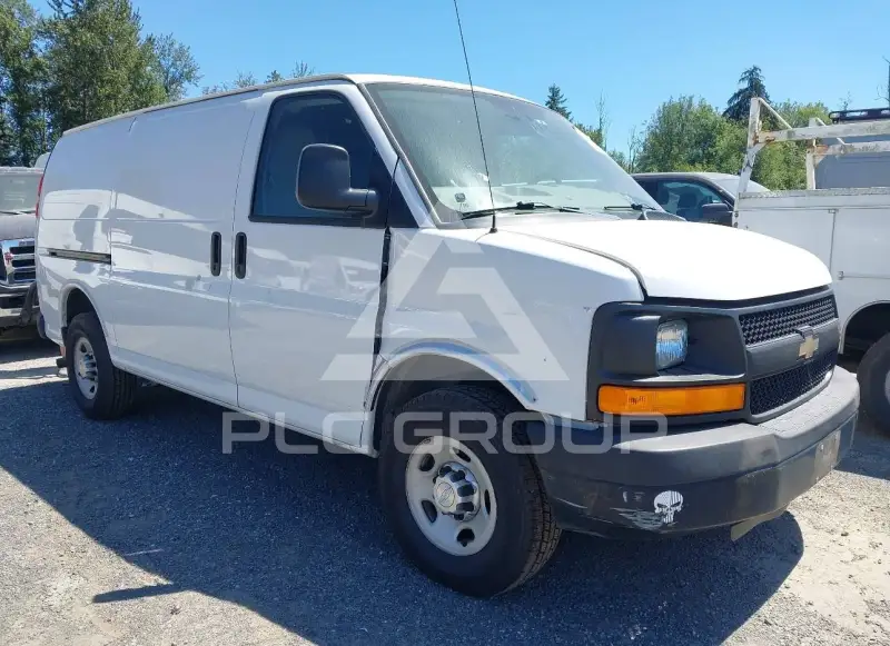 2015 Chevrolet Express photo