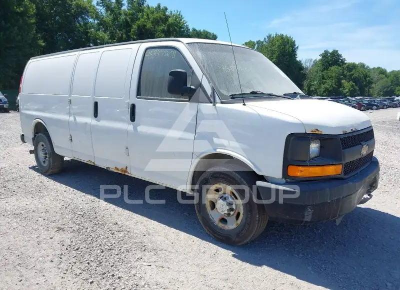 2015 Chevrolet Express photo