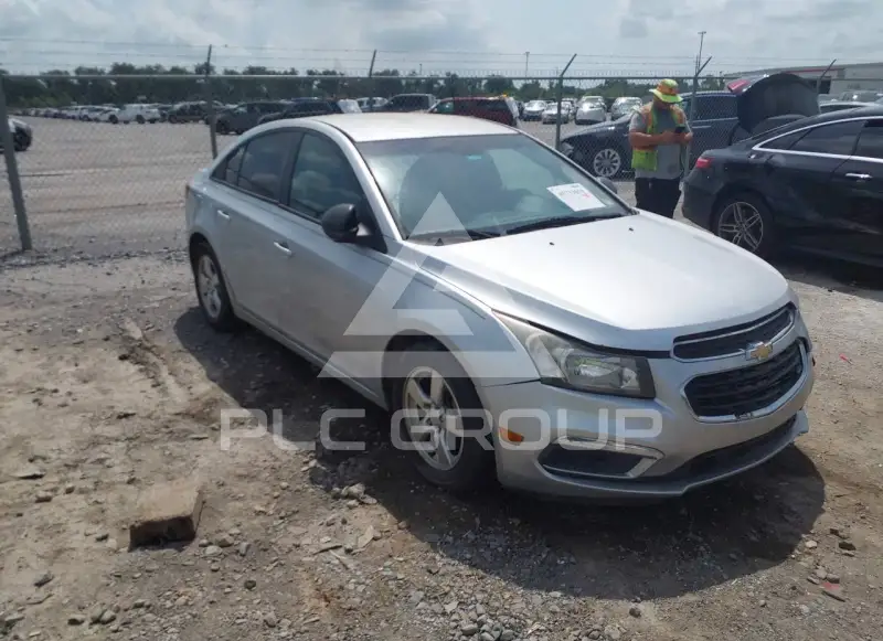 2015 Chevrolet Cruze photo