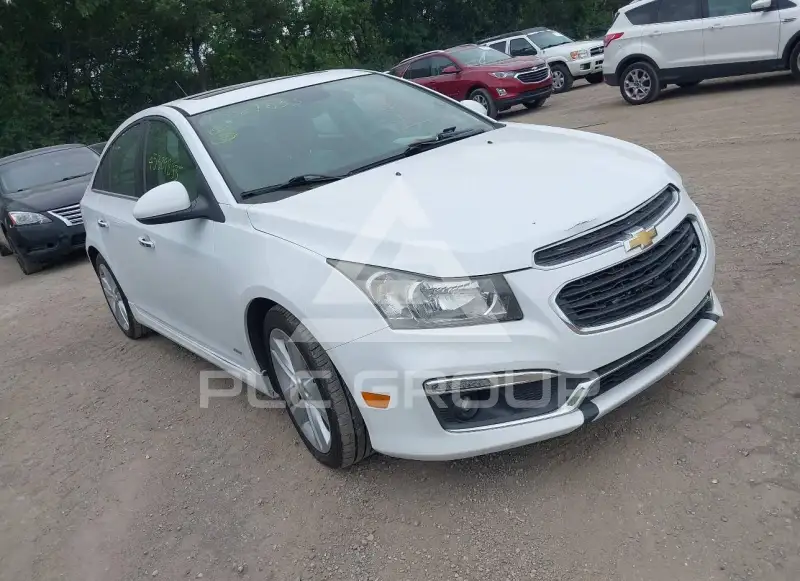 2015 Chevrolet Cruze photo
