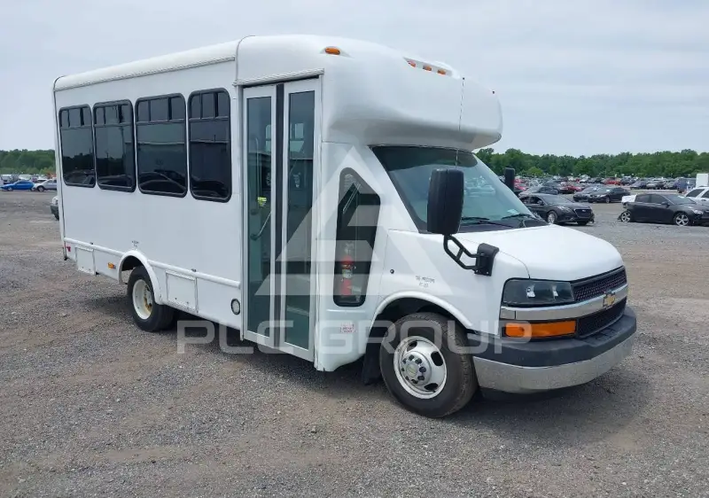 2015 Chevrolet Express фото