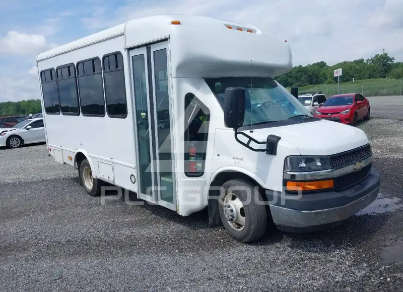 2015 Chevrolet Express фото