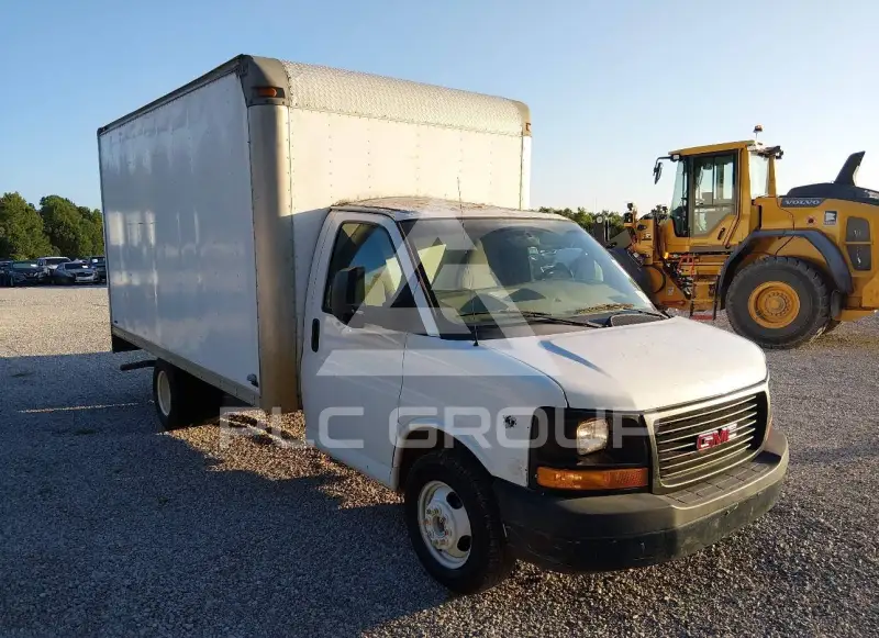 2015 Chevrolet Express photo