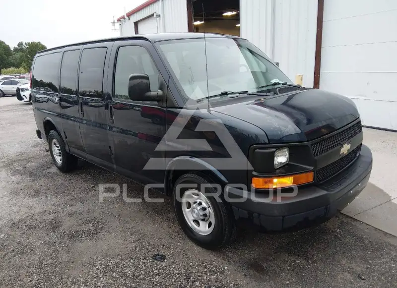 2015 Chevrolet Express photo