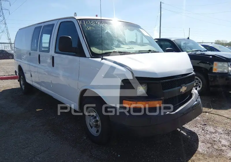 2015 Chevrolet Express фото