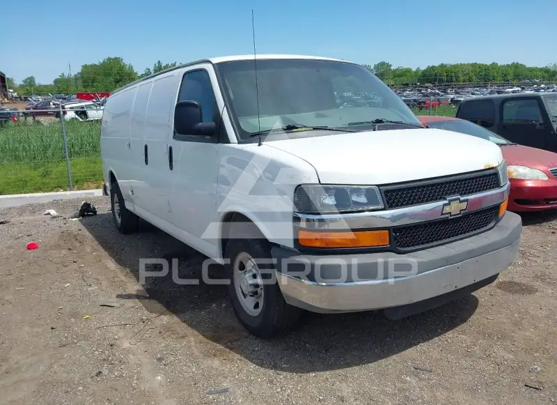 2015 Chevrolet Express фото