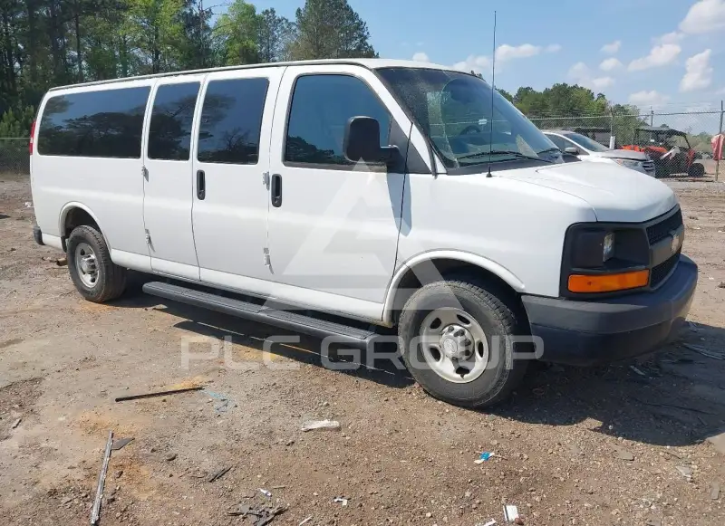 2015 Chevrolet Express фото